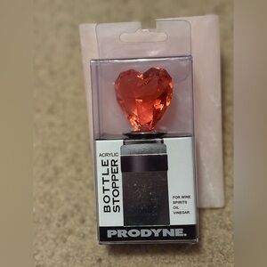 NWT Prodyne Pinkish Red Crystal Heart Solid Acrylic Bottle Stopper